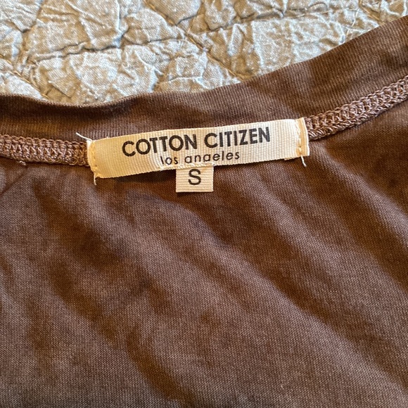 Gently worn brown super soft tee - Picture 4 of 4